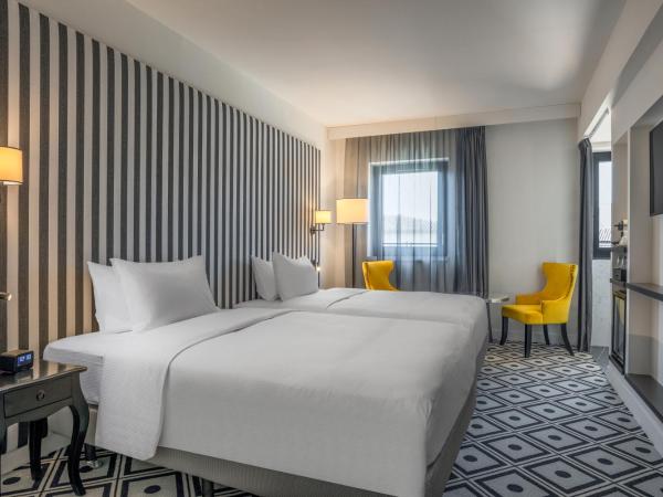 Hotel du Roi & Spa by SOWELL COLLECTION : photo 1 de la chambre chambre double standard