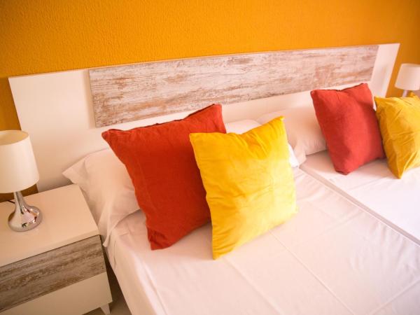 Old Town Alicante : photo 2 de la chambre chambre lits jumeaux standard avec salle de bains commune