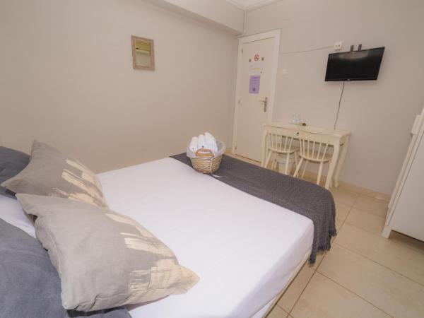 Old Town Alicante : photo 5 de la chambre chambre double deluxe avec salle de bains commune