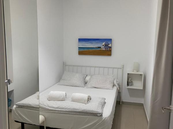 Pensión Cádiz : photo 5 de la chambre appartement 2 chambres avec balcon