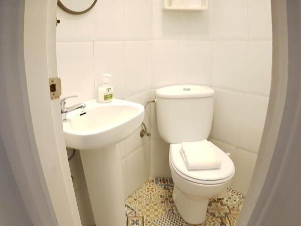 Pensión Cádiz : photo 7 de la chambre chambre double avec salle de bains privative