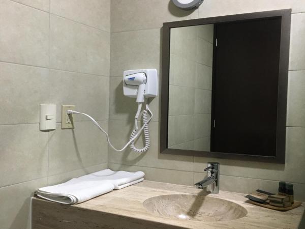 Harbour Inn - Veracruz : photo 3 de la chambre chambre quadruple standard