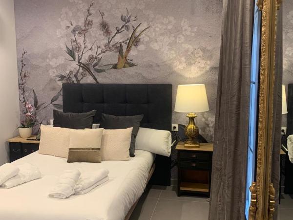 AZ The Botanic Hostel : photo 8 de la chambre chambre double deluxe avec balcon