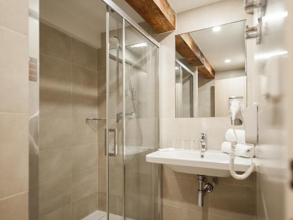 Hotel Pivovar : photo 5 de la chambre chambre quadruple Économique