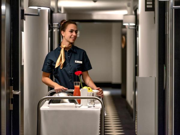 Hotel du Roi & Spa by SOWELL COLLECTION : photo 2 de la chambre chambre double avec terrasse