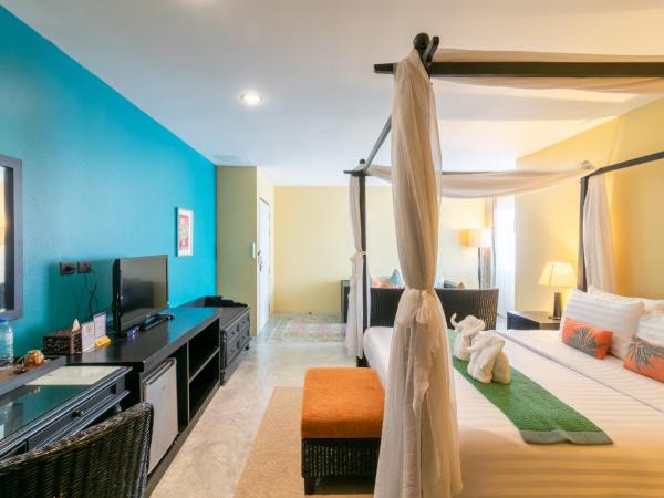 Baan PhuAnda Phuket : photo 3 de la chambre suite junior