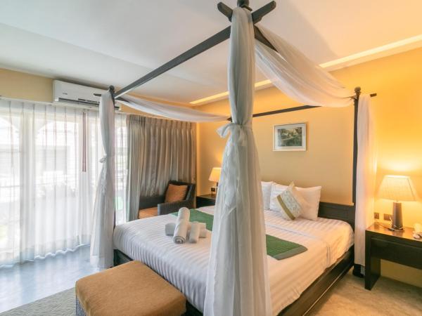 Baan PhuAnda Phuket : photo 2 de la chambre chambre double supérieure