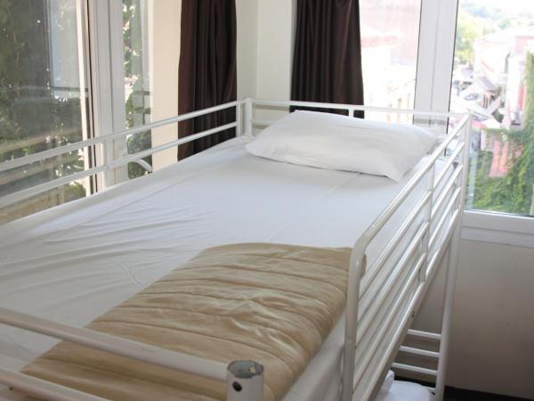 Pella Inn Hostel : photo 3 de la chambre lit dans dortoir mixte de 8 lits