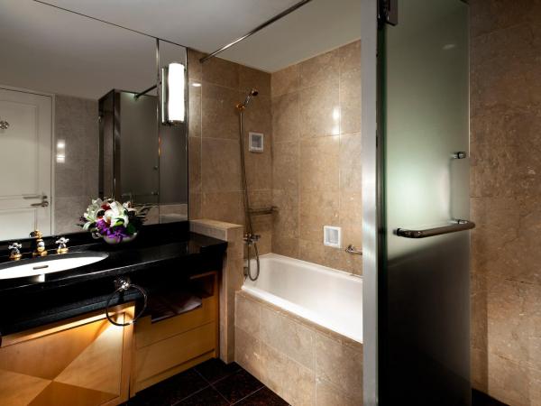 RIHGA Royal Hotel Kyoto : photo 3 de la chambre suite lits jumeaux avec accès à la piscine et à la salle de sport - Étage exécutif - non-fumeurs