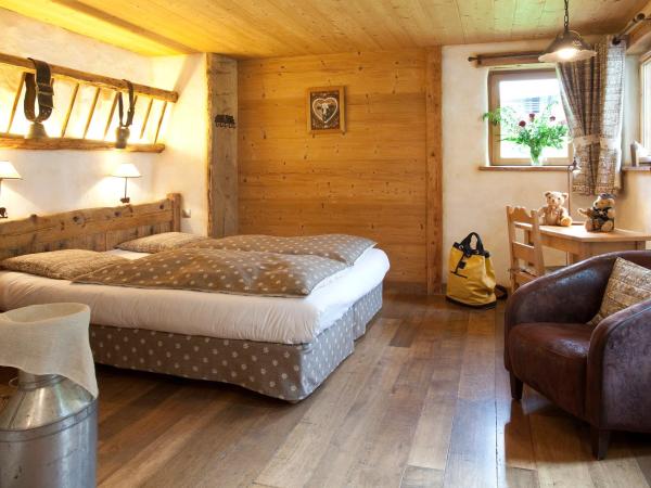 Chalet-Hôtel Les Fermes de Pierre & Anna : photo 3 de la chambre chambre double ou lits jumeaux