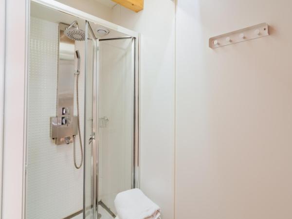 Happy Porto Hostel & Apartments : photo 8 de la chambre lit dans dortoir mixte de 12 lits