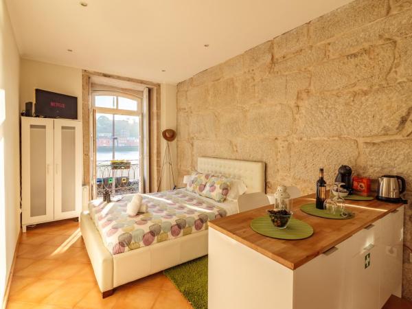 Happy Porto Hostel & Apartments : photo 4 de la chambre studio standard