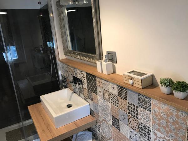 La Maggiolina camere La Spezia : photo 10 de la chambre chambre double avec salle de bains privative