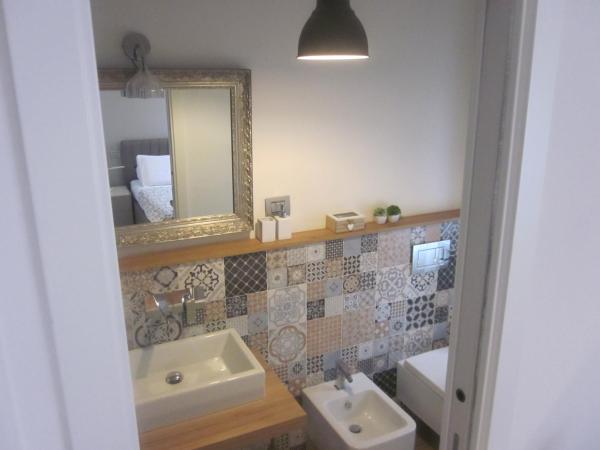 La Maggiolina camere La Spezia : photo 6 de la chambre chambre double avec salle de bains privative