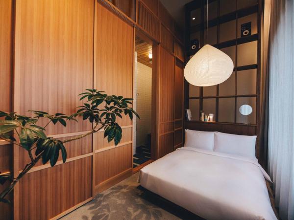 Hotel K5 : photo 4 de la chambre studio avec douche et mezzanine