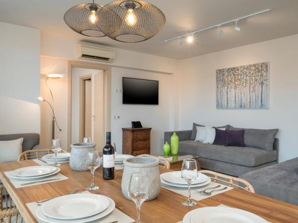 Trianon Luxury Apartments & Suites : photo 4 de la chambre appartement supérieur 1 chambre