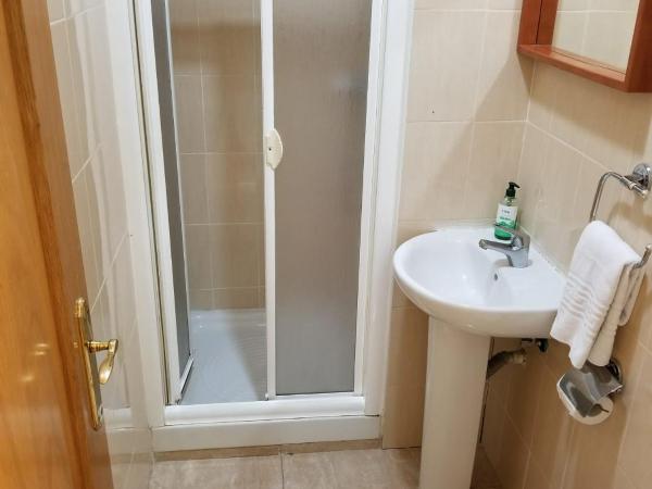 Casa Huésped Magdalena : photo 4 de la chambre chambre double avec salle de bains commune