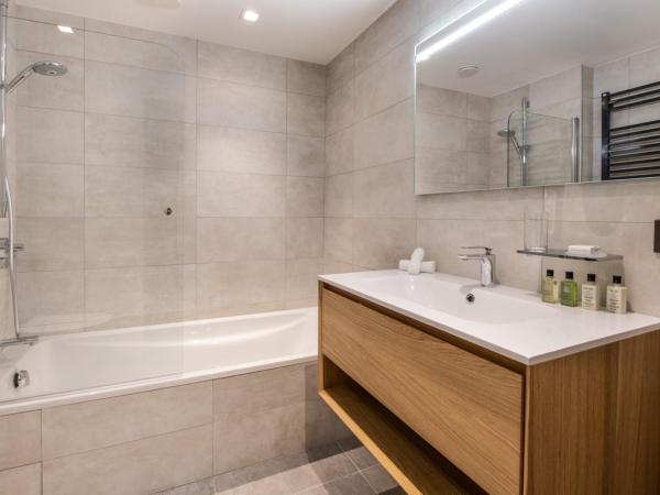 Manali Lodge by Alpine Resorts : photo 5 de la chambre appartement avec terrasse