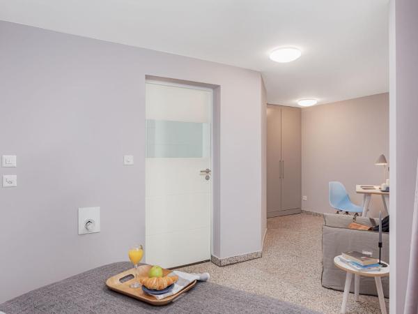 VISIONAPARTMENTS Neustadtstrasse - contactless check-in : photo 3 de la chambre chambre deluxe