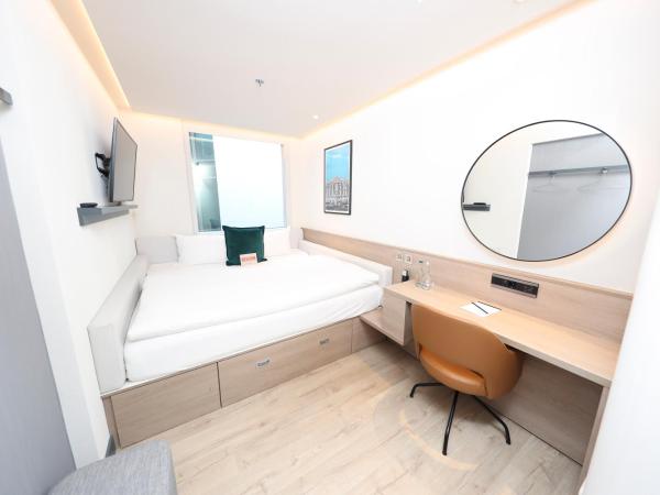 Marlin Hotel Stephens Green : photo 5 de la chambre chambre confortable avec lit king-size