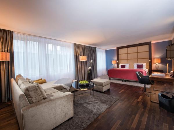 Hotel Palace Berlin : photo 3 de la chambre suite junior avec accès gratuit au salon club
