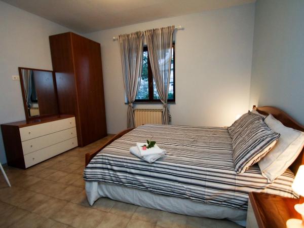 AceroRosso B&B : photo 5 de la chambre chambre familiale avec salle de bains privative