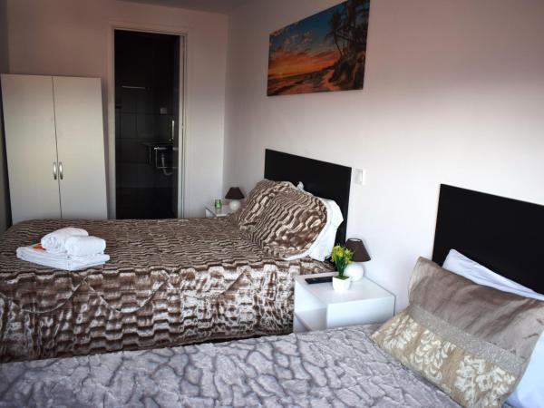 Guest House Henrique VIII : photo 7 de la chambre chambre triple