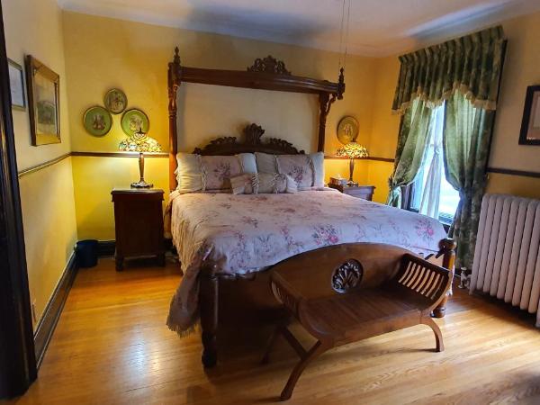 A Night to Remember B & B : photo 1 de la chambre chambre lit king-size avec baignoire spa