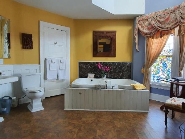A Night to Remember B & B : photo 4 de la chambre suite grande tour avec baignoire spa