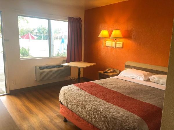 Motel 6-Jacksonville, FL - Orange Park : photo 4 de la chambre chambre double - accessible aux personnes à mobilité réduite - non-fumeurs