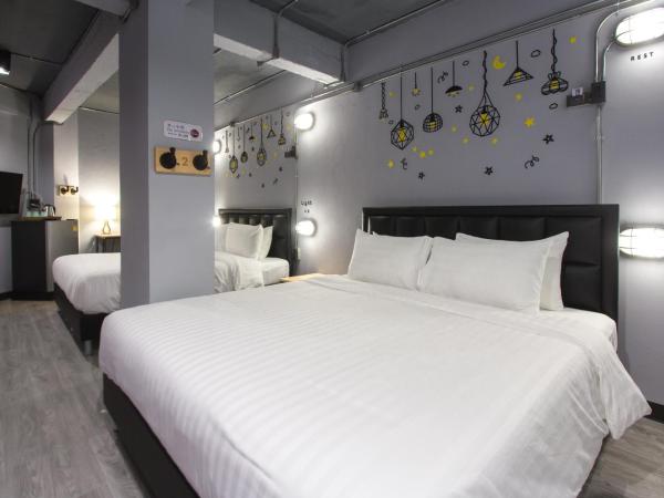 Rest24 Residence : photo 1 de la chambre chambre familiale de luxe sans fenêtre