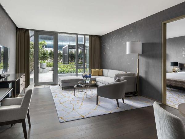 Four Seasons Hotel Bengaluru at Embassy ONE : photo 4 de la chambre garden suite with adjoining terrace inclusive of airport transfers & cocktail hours