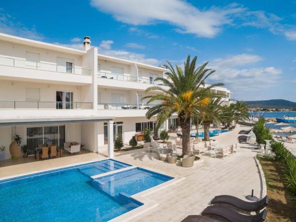 Perla Resort : photo 4 de la chambre appartement 2 chambres avec balcon et vue sur la mer