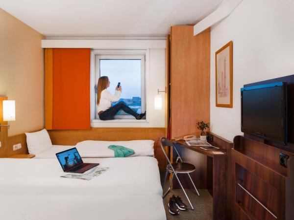 Ibis Praha Mala Strana : photo 4 de la chambre chambre triple