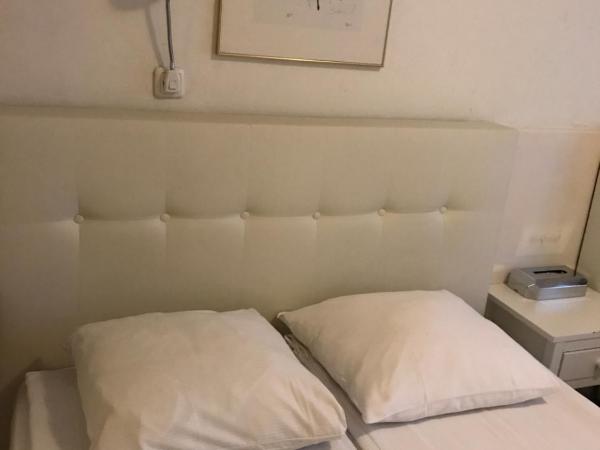 Hotel Sphinx : photo 2 de la chambre chambre double avec salle de bains