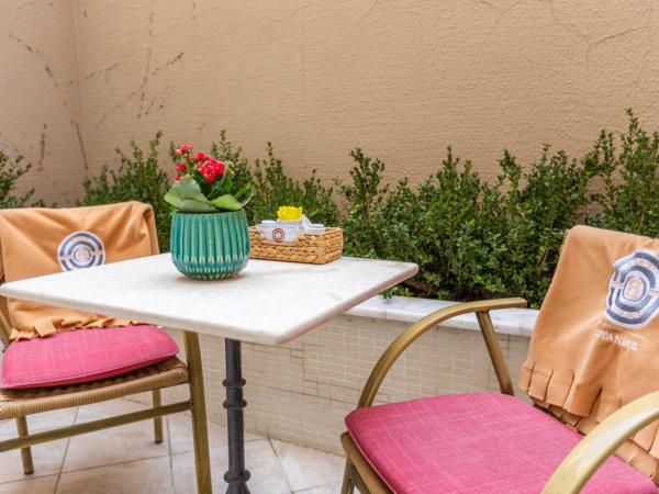 Best Point Hotel-Old City Sultanahmet : photo 6 de la chambre chambre double avec hammam privé et jardin - rez-de-chaussée - 20 m²