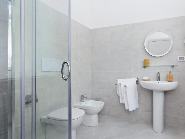 Blunotte Torino - Piazza Castello : photo 7 de la chambre chambre double avec salle de bains privative