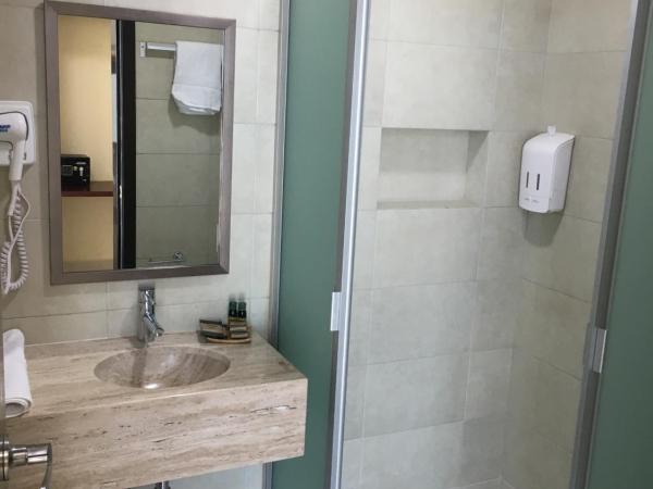 Harbour Inn - Veracruz : photo 4 de la chambre chambre quadruple standard