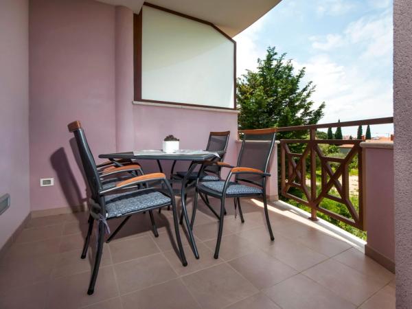 Apartments and Rooms Camaiore : photo 8 de la chambre appartement 1 chambre avec balcon