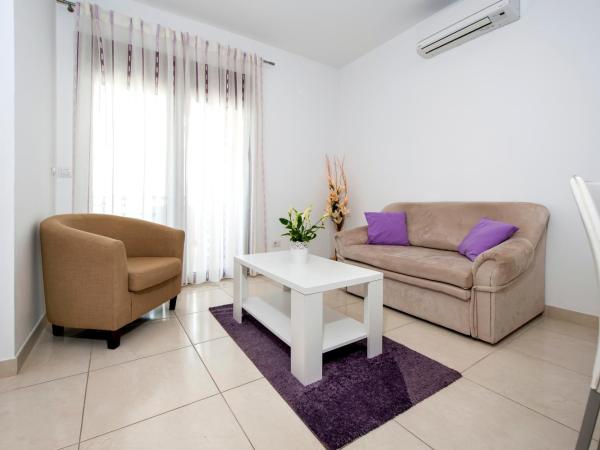 Apartments and Rooms Camaiore : photo 9 de la chambre appartement 2 chambres avec balcon