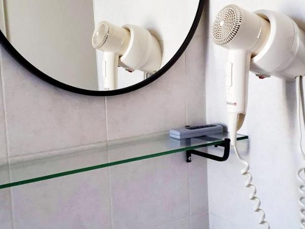 Sassi Planet : photo 3 de la chambre chambre double ou lits jumeaux avec salle de bains privative externe