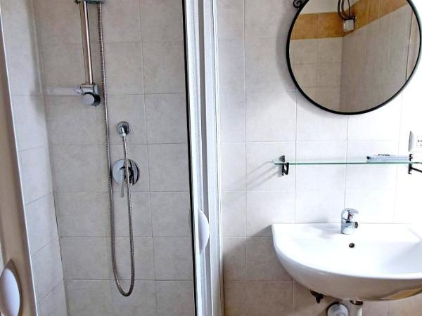 Sassi Planet : photo 8 de la chambre chambre double ou lits jumeaux avec salle de bains privative externe