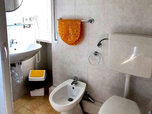 Sassi Planet : photo 7 de la chambre chambre double ou lits jumeaux avec salle de bains privative externe