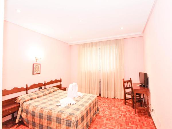 Hotel Castellano Centro : photo 1 de la chambre chambre lits jumeaux
