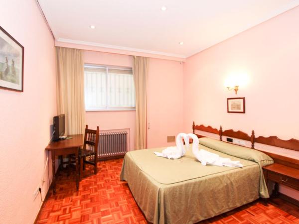 Hotel Castellano Centro : photo 1 de la chambre chambre double ou lits jumeaux