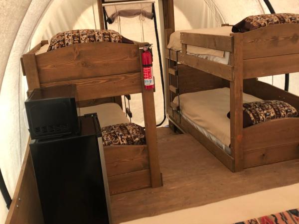 Orr Family Farm & RR, LLC : photo 2 de la chambre glamping wagon 2