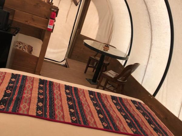 Orr Family Farm & RR, LLC : photo 2 de la chambre glamping wagon 1