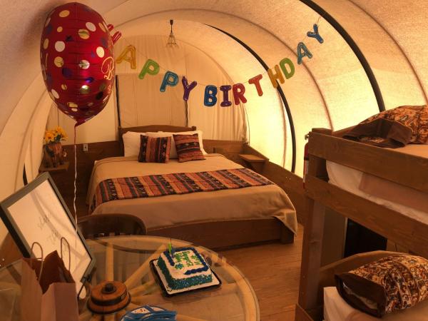 Orr Family Farm & RR, LLC : photo 5 de la chambre glamping wagon 1