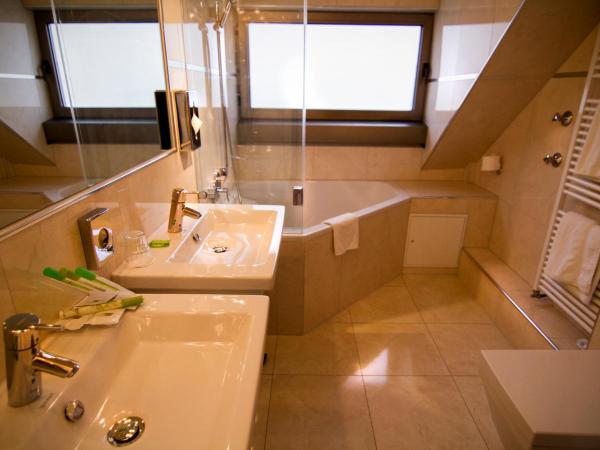 Zur Weinsteige : photo 8 de la chambre chambre double confort bâtiment principal