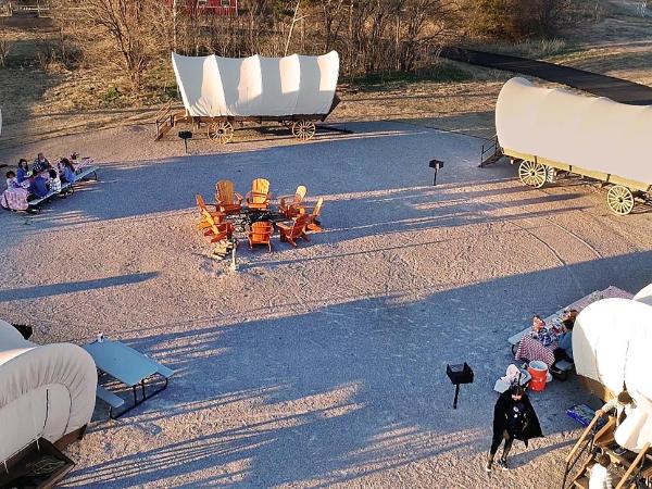 Orr Family Farm & RR, LLC : photo 3 de la chambre glamping wagon 1